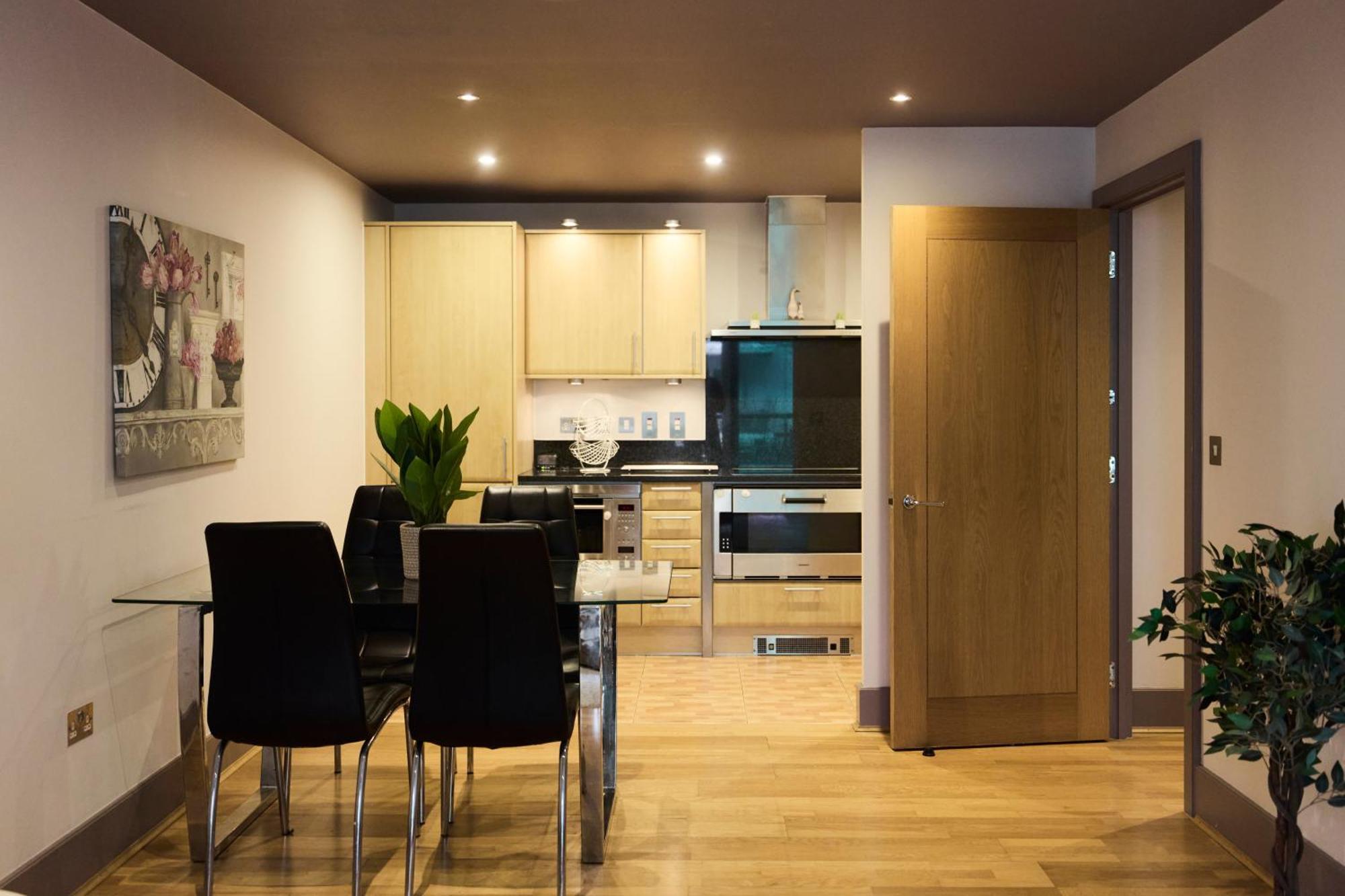 The Vauxhall Hideout - Comfy 2Bdr Flat With Balcony London Exterior foto